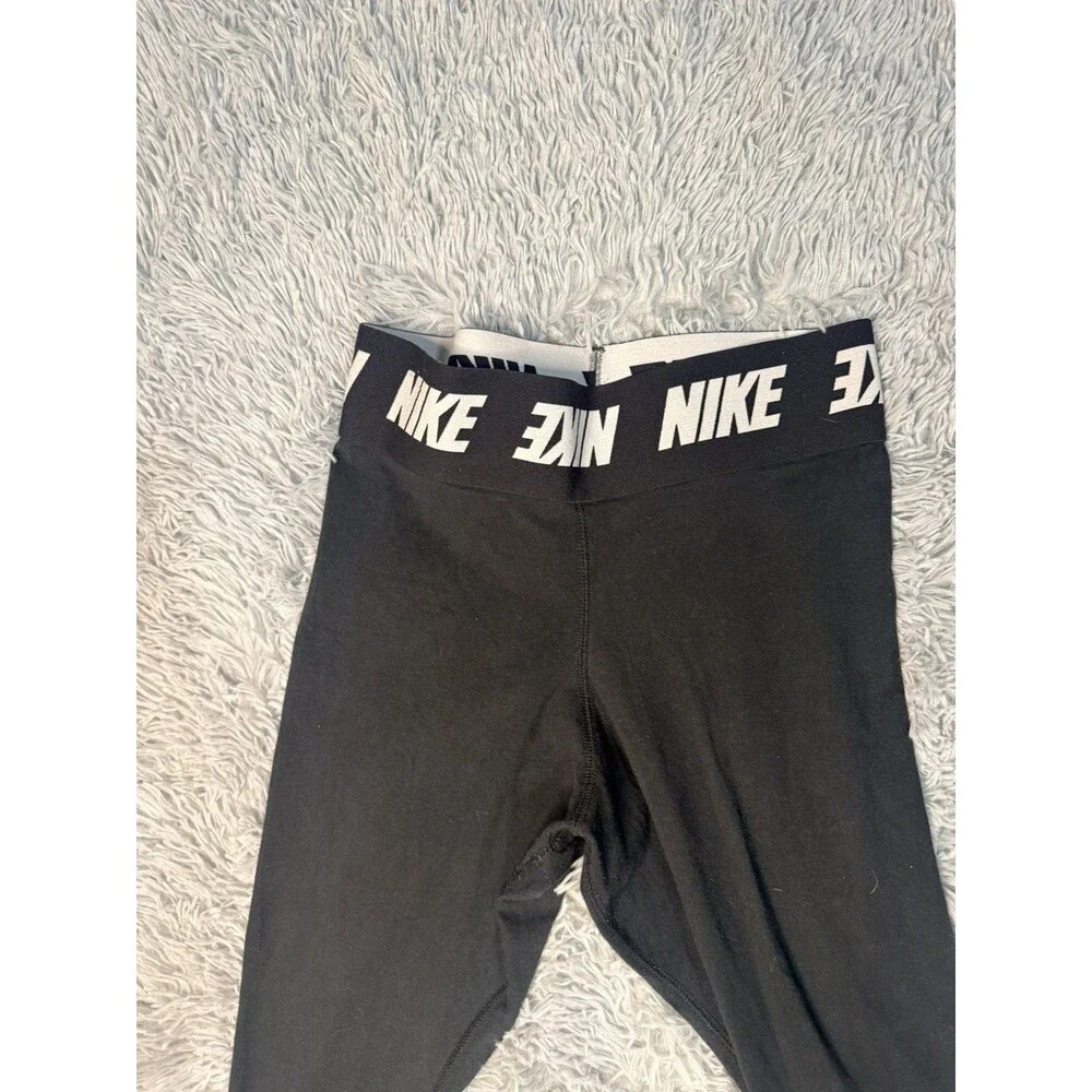 Women's Nike Sportswear Essential Swoosh Midrise Leggings - Black - Small S